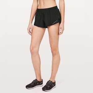 LULULEMON Hotty Hot Short II *2.5"
Heather Lux Multi  Black / Heathered …
